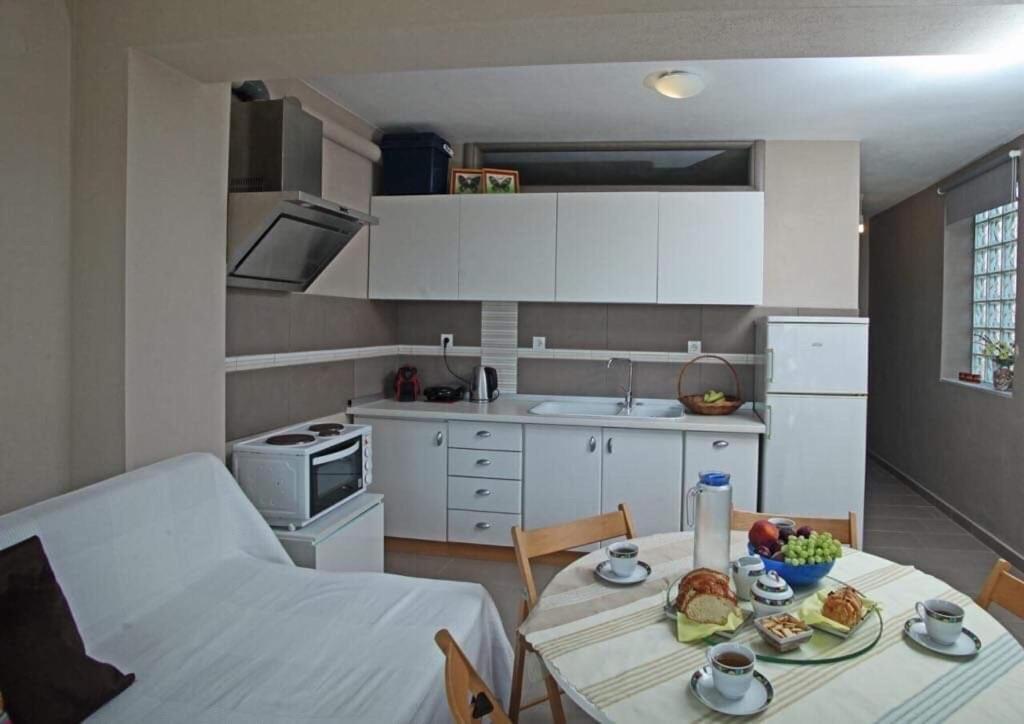 See To Sea Apartments Paralia Dionysiou Luaran gambar