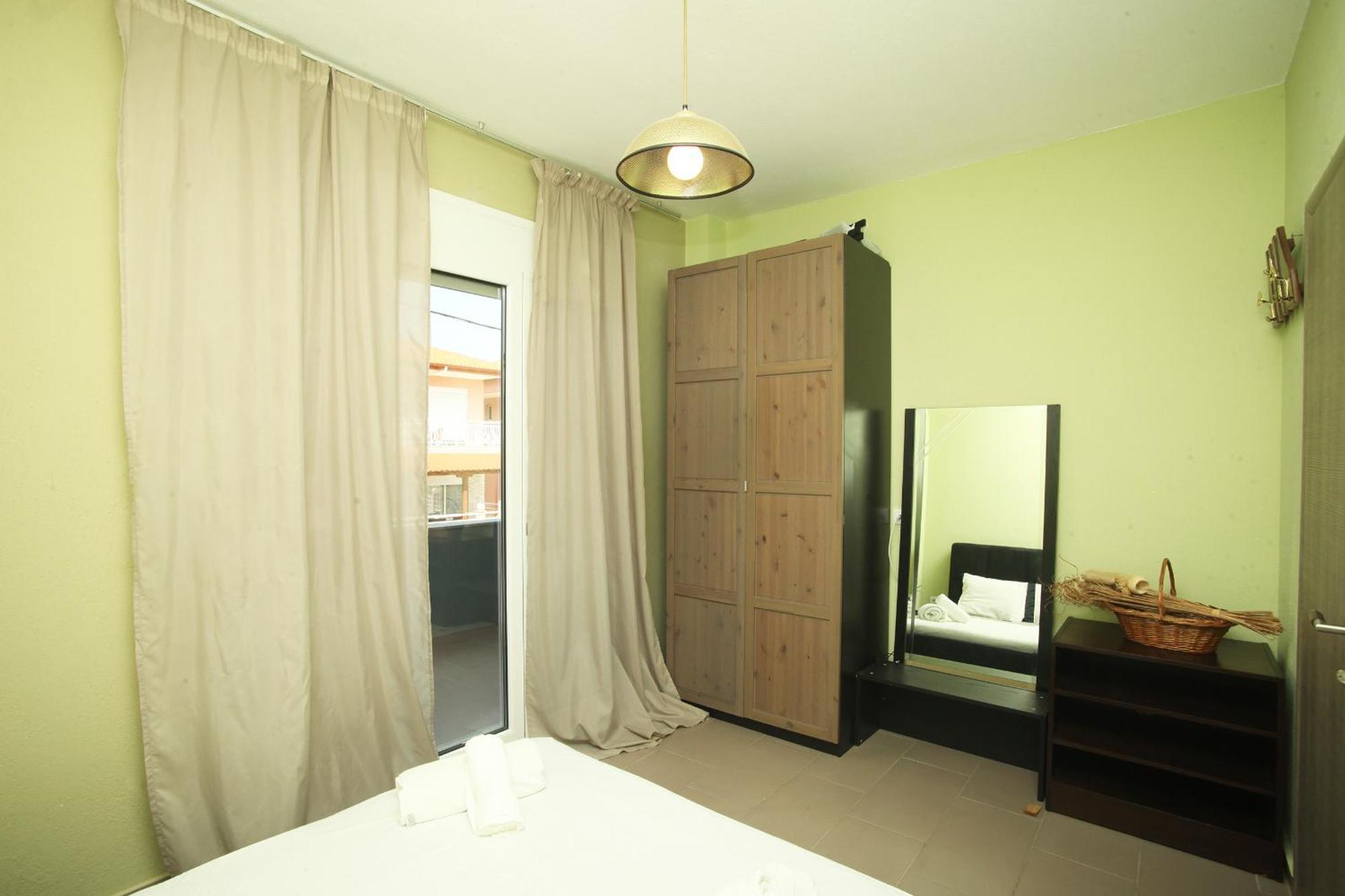 See To Sea Apartments Paralia Dionysiou Luaran gambar