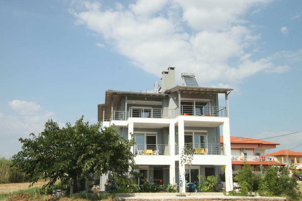See To Sea Apartments Paralia Dionysiou Luaran gambar