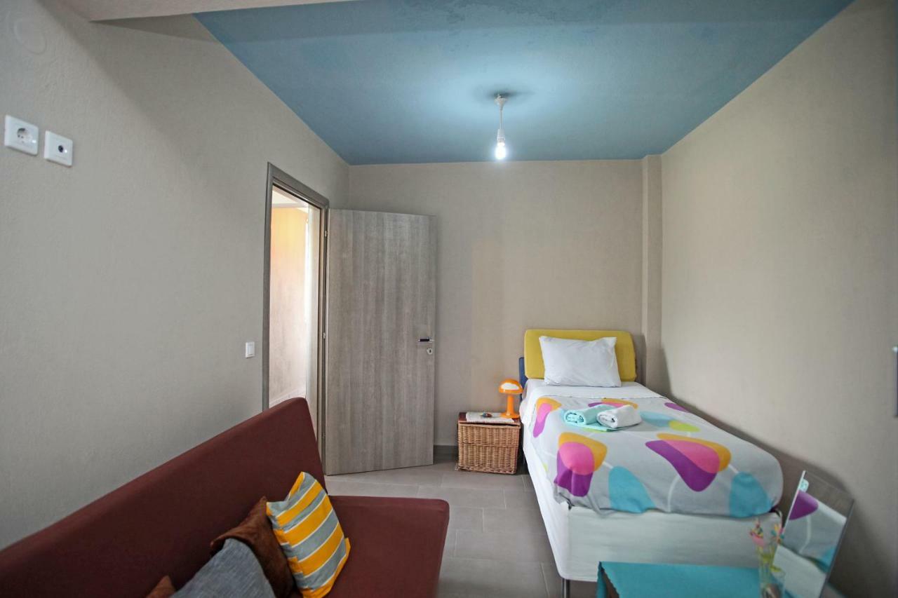 See To Sea Apartments Paralia Dionysiou Luaran gambar