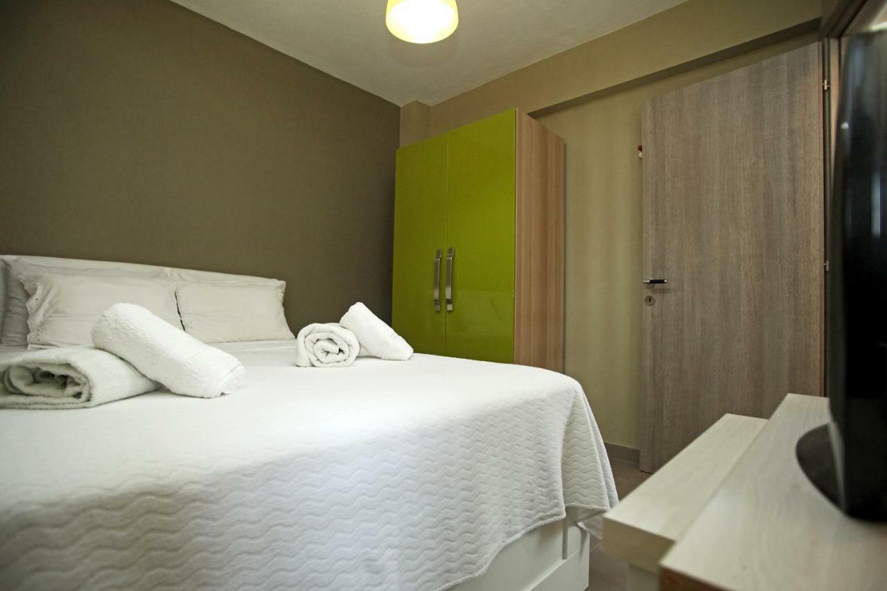 See To Sea Apartments Paralia Dionysiou Luaran gambar