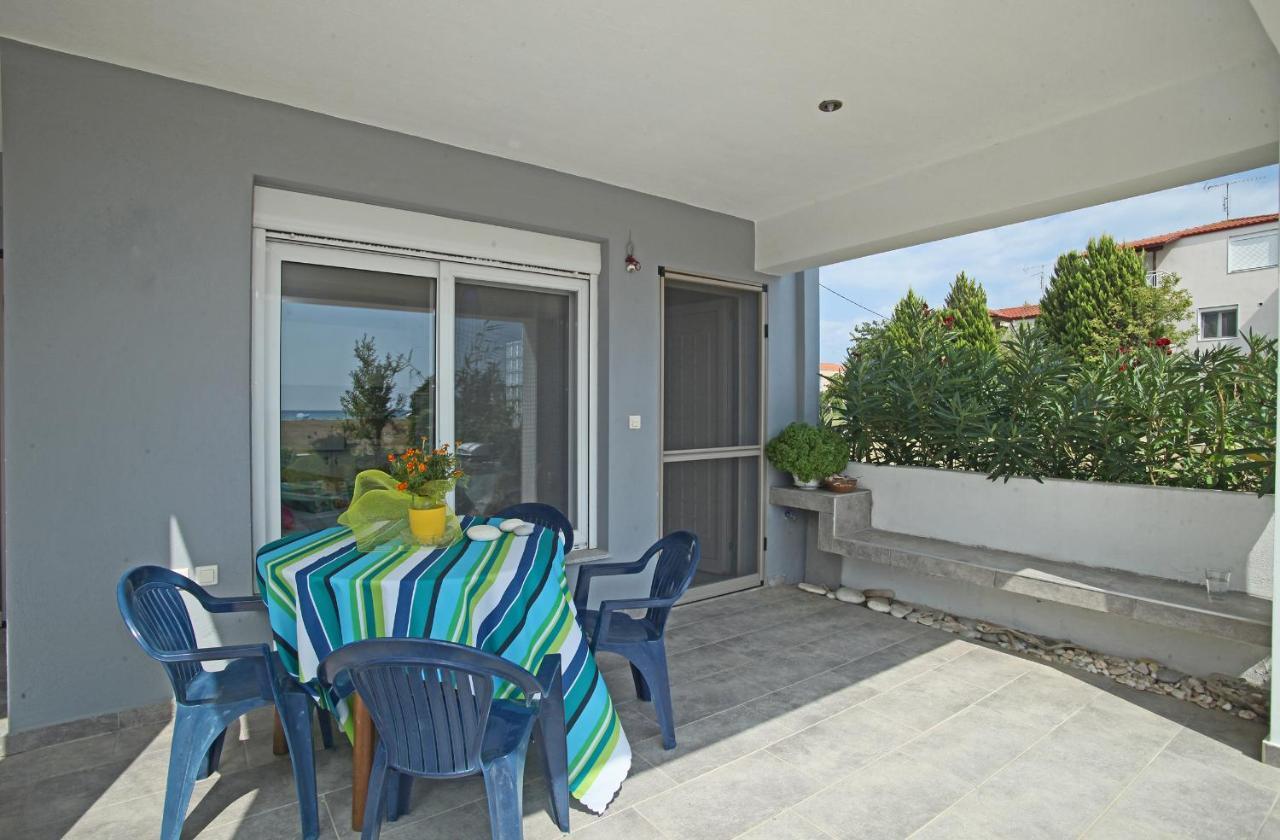 See To Sea Apartments Paralia Dionysiou Luaran gambar